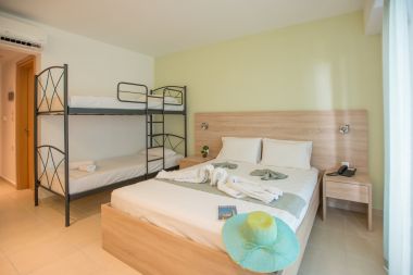 Superior Quadruple Room, Pool View double bed and bunk bed